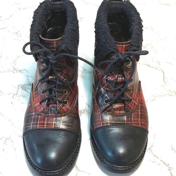 Patricia Nash tartan plaid booties, size 5.5 - Picture 2 of 10
